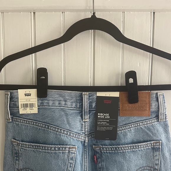 Levi’s Ribcage Wide Leg - Picture 2 of 6